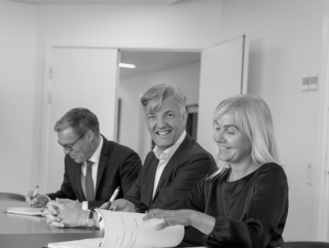 From left: COO at PFA Jon Johnsen, Group CEO at PFA Allan Polack, Anne Mette Toftegaard, CEO, LB Forsikring